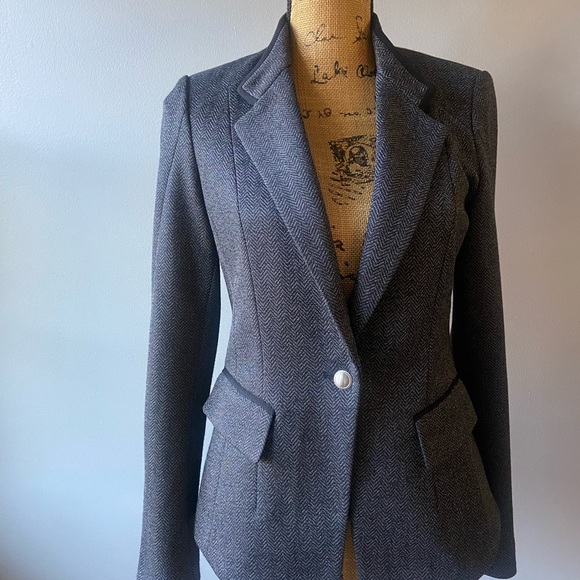 White House Black Market Jackets & Blazers - White House Black Market Sz 4 Dark Grey/Black Herringbone Women’s Blazer